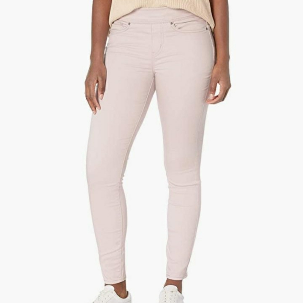 Nwt Signature Levi pull on skinny pant
